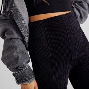 Slim Pull-On Velvet Flare Pants size L